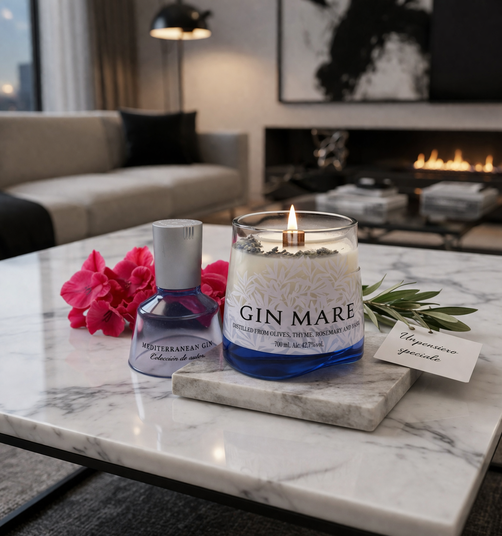 Candela profumata Gin Mare fatta a mano in bottiglia riciclata idea regalo originale