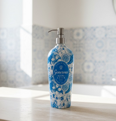 Accessorio bagno design dispenser sapone Generous Gin Azur in ambiente moderno