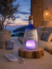Lampada Gin Mare Capri RGB – Lampada Artigianale da Bottiglia Originale Riciclata (incisione personalizzata)