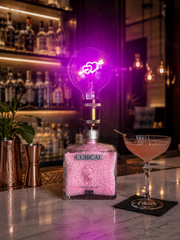 Lampada Artigianale Cubical Gin con Cuore LED Rosa – Presa Elettrica