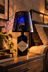 Lampada Hendrick’s 1 Litro USB RGB – Bottiglia Originale con Paralume in Acciaio Traforato Nero