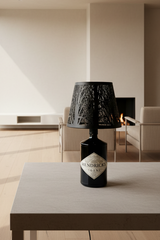 Lampada da tavolo Hendrick’s Gin in bottiglia riciclata con paralume decorativo, luce ambiente design