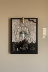 Quadro Campari Artigianale – Pezzo Unico con Bottiglia Originale e Rose Naturali