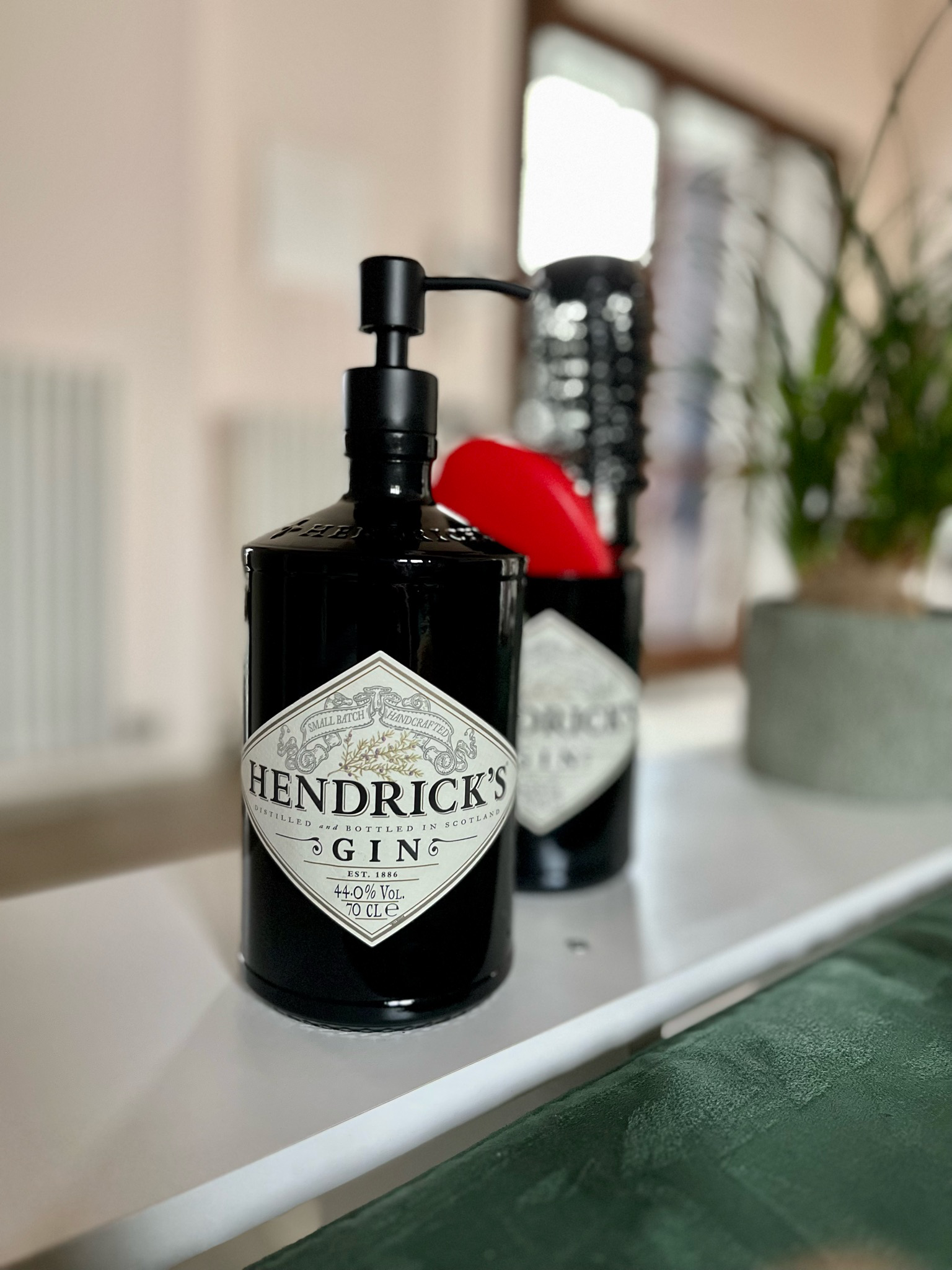 Set portaspazzolino e dispenser Hendrick's