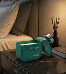 Candela Artigianale Montenapoleone Gin District – Design Luxury in Bottiglia Riciclata