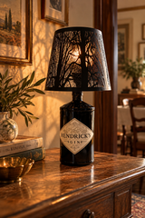 Lampada Hendrick’s 1 Litro USB RGB – Bottiglia Originale con Paralume in Acciaio Traforato Nero